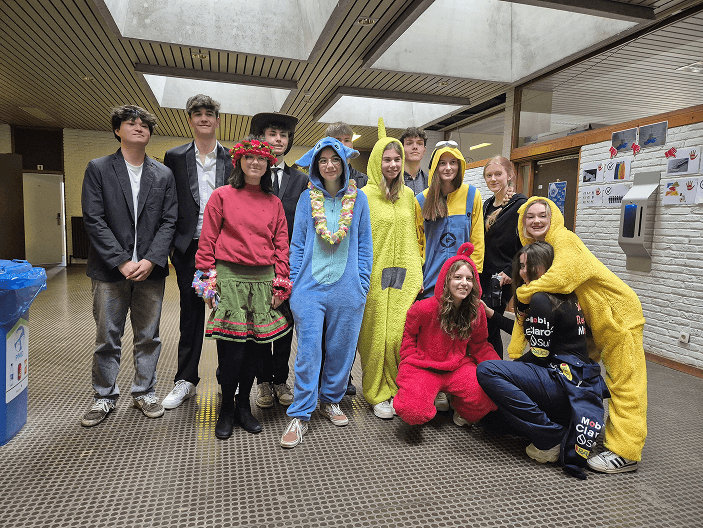 Leerlingen tijdens een schoolactiviteit